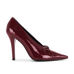 Sylvie Pump in Red
RAYE